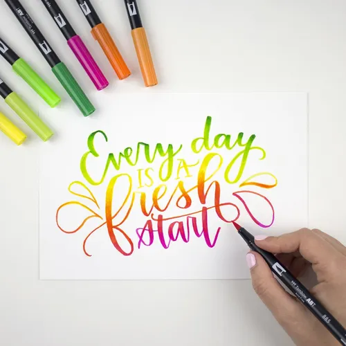 Illustration of product : TOMBOW Set de 6 Feutres-pinceau ABT Dual Brush Pen assortis Candy, encre à base d&#039;eau, aquarellables (4)