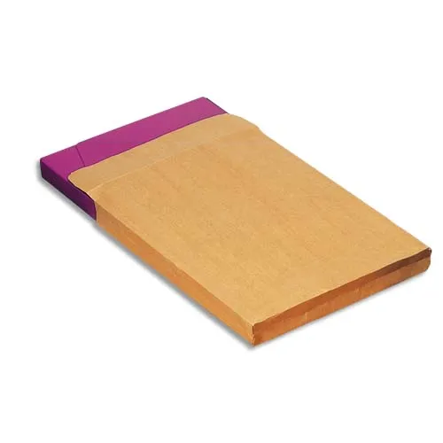 Illustration of product : PERGAMY Boîte de 200 pochettes kraft Brun recyclé 120g, 3 soufflets de 3 cm, C4 : 229x324mm. Auto-adhésiv (1)