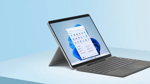 MICROSOFT Surface Pro8 i7-1185G7 16Go 256Go 13" - Incliné à droite